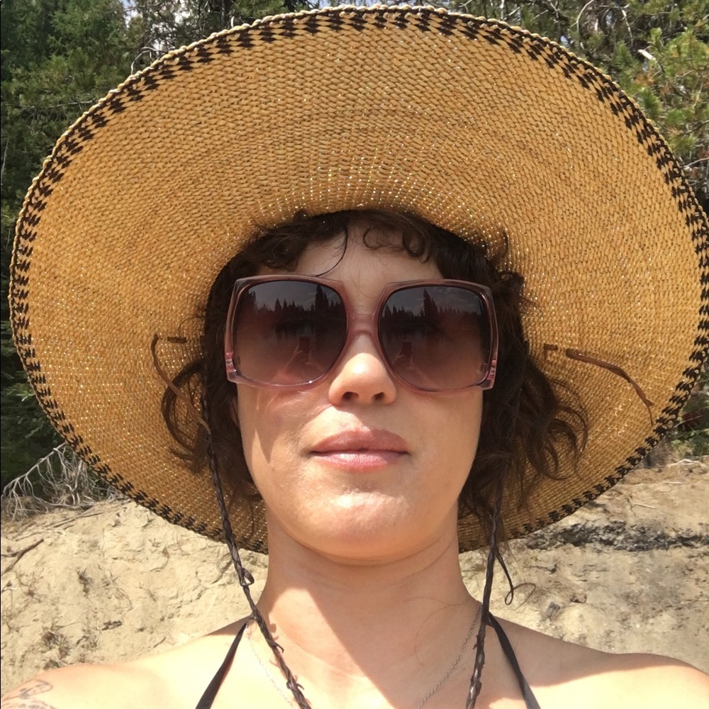 Meet your Posher, Stacy